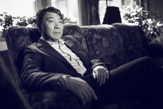 轰动一时的北京人在纽约郑晓龙对美国梦泼出的一盆冷水