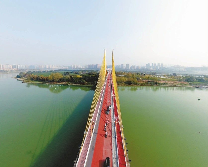 南充三桥今日通车 彩色路面颜值好高_腾讯新闻