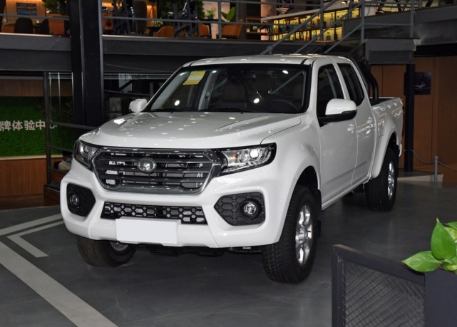 依旧遵循皮卡的原则:风骏7带2.0t动力强,定位实用工具