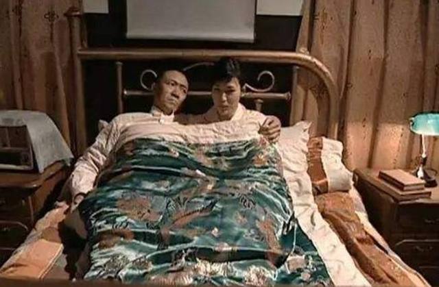 李云龙和田雨在床上的这件事就已经暗示了两个人的结局