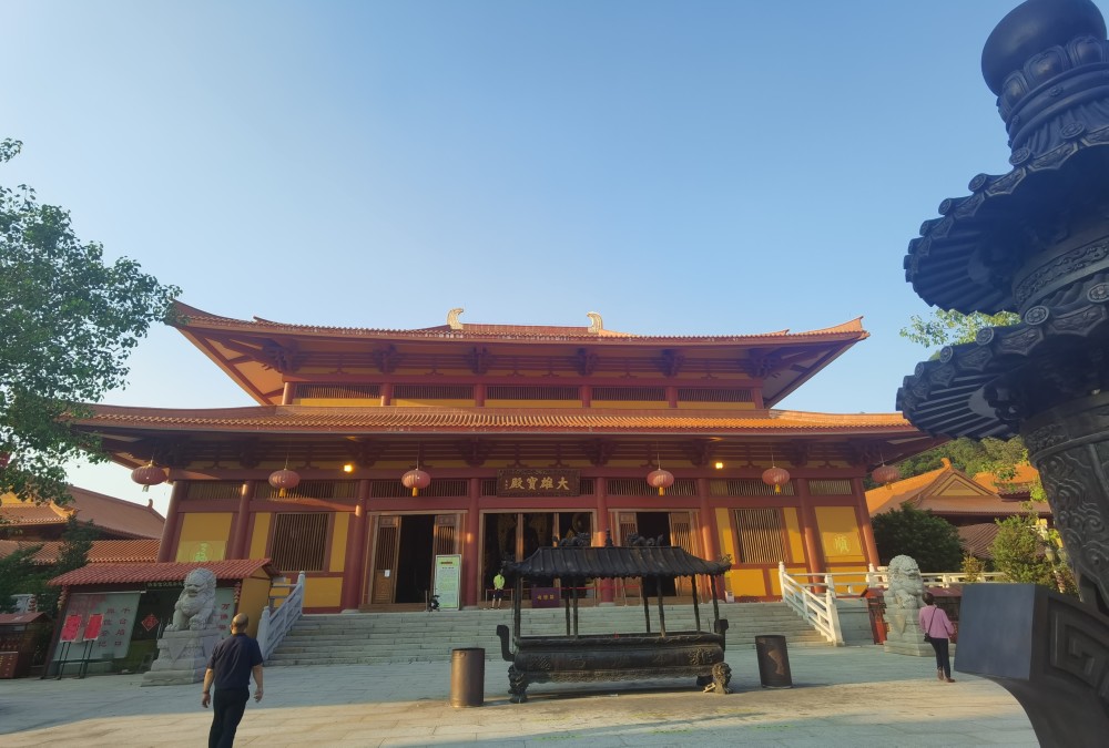 看三水森林公园的山山水水寻卧佛偶遇本焕寺听暮鼓梵音