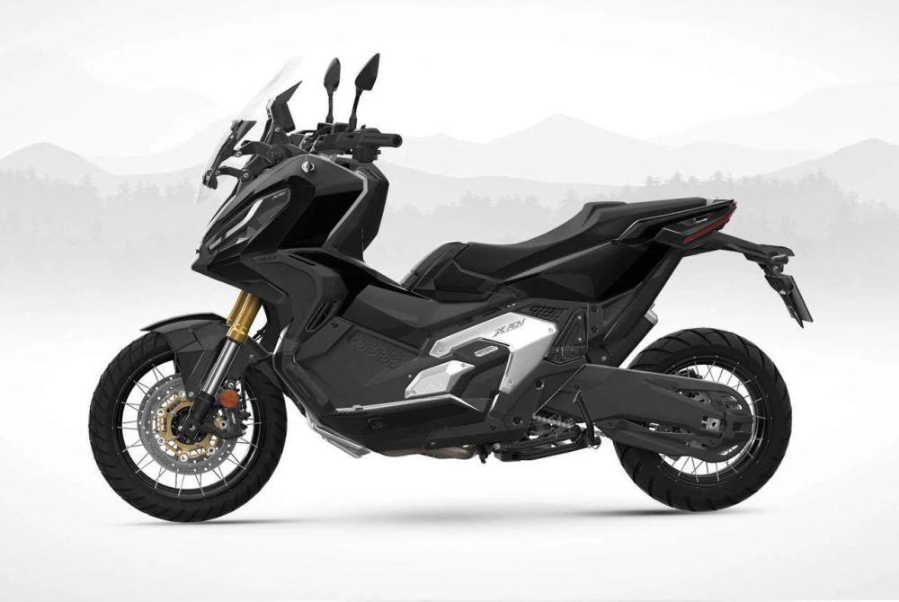 它开创了当代踏板摩托车的新思路,将拉力探险车的硬核元素