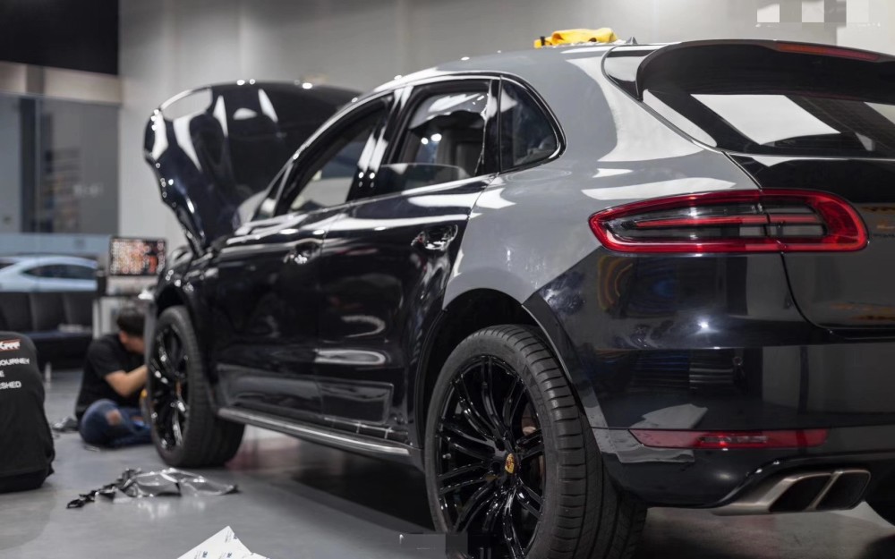 纳多灰保时捷macan turbo就是帅的不要不要的 你看呢?