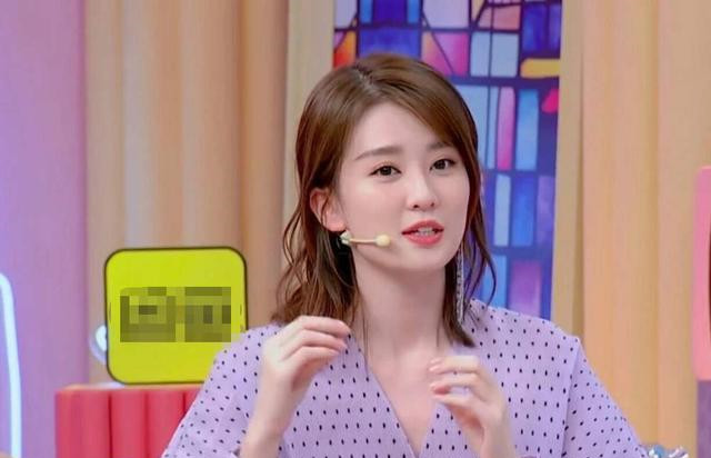 关晓彤与乔欣同台,骨架却比对方大太多?二人都是圈中白富美