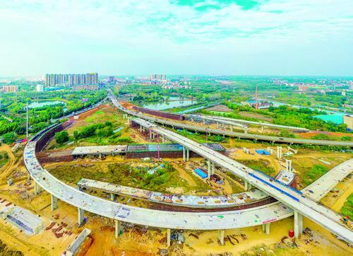 湖北孝感城区董永北路立交桥初见雏形