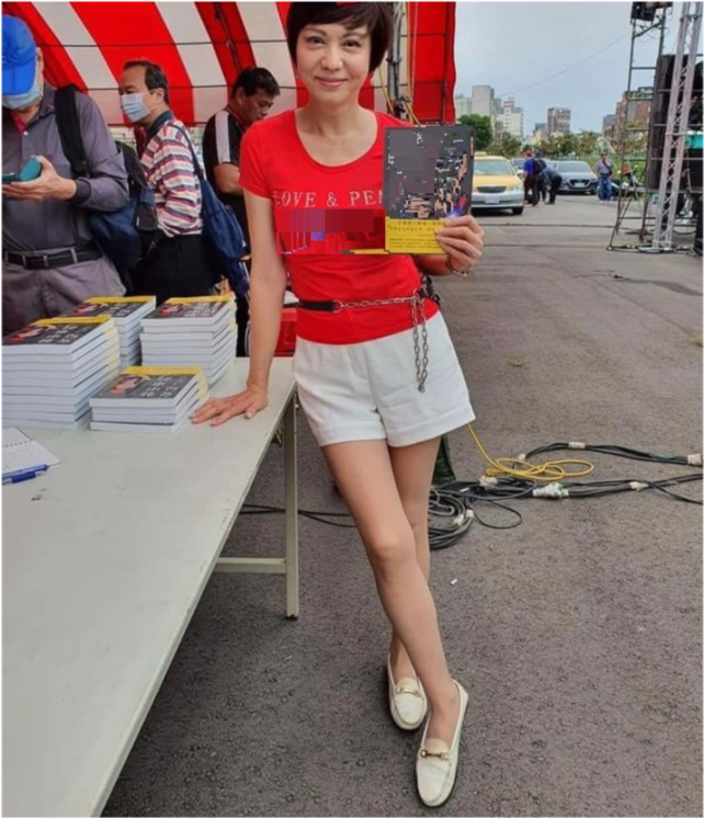 长此以往,熊海灵承受不了这些压力,也患上了抑郁症.