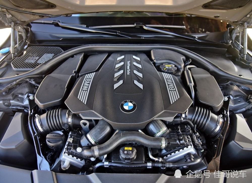 6.6t霸道12缸引擎,爆出585马力,车长超过5米2,宝马的巅峰之作