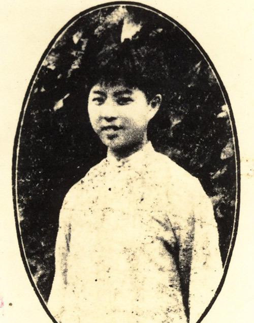 同时在五卅运动爆发的时候,杨荫榆先是阻止女子师范大学的学生们参加