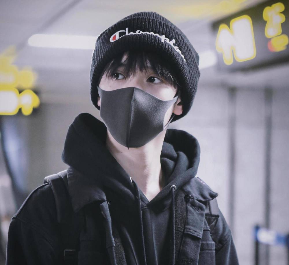 天生爱豆出圈情话创作者时代少年严浩翔到底有多宝藏