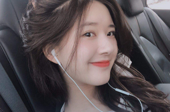 明星排名榜2020名单_2020内地女星人气排行:鞠婧祎不敌袁冰妍,杨紫第2,榜