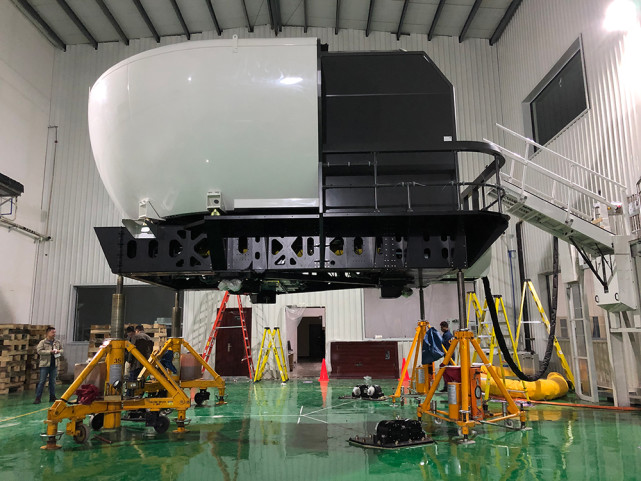 西咸新区空港新城首台全动模拟机运抵