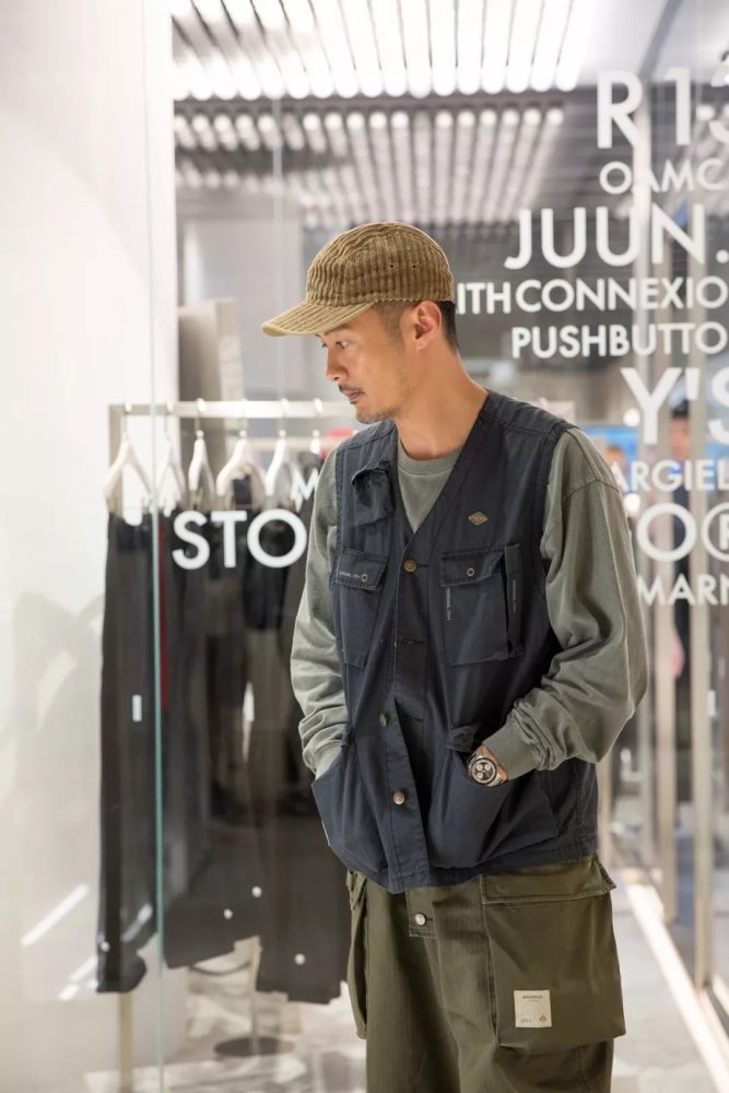 好品味的港男代表陈冠希称他只有梁朝伟一半帅