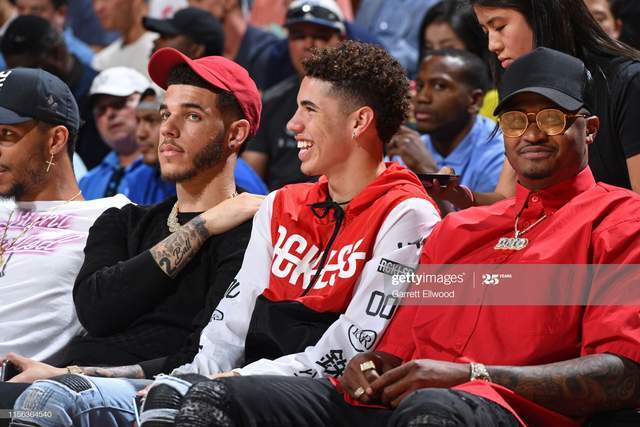 前骑士主帅预言三球超球哥三球身高和得分更出众但防守存疑