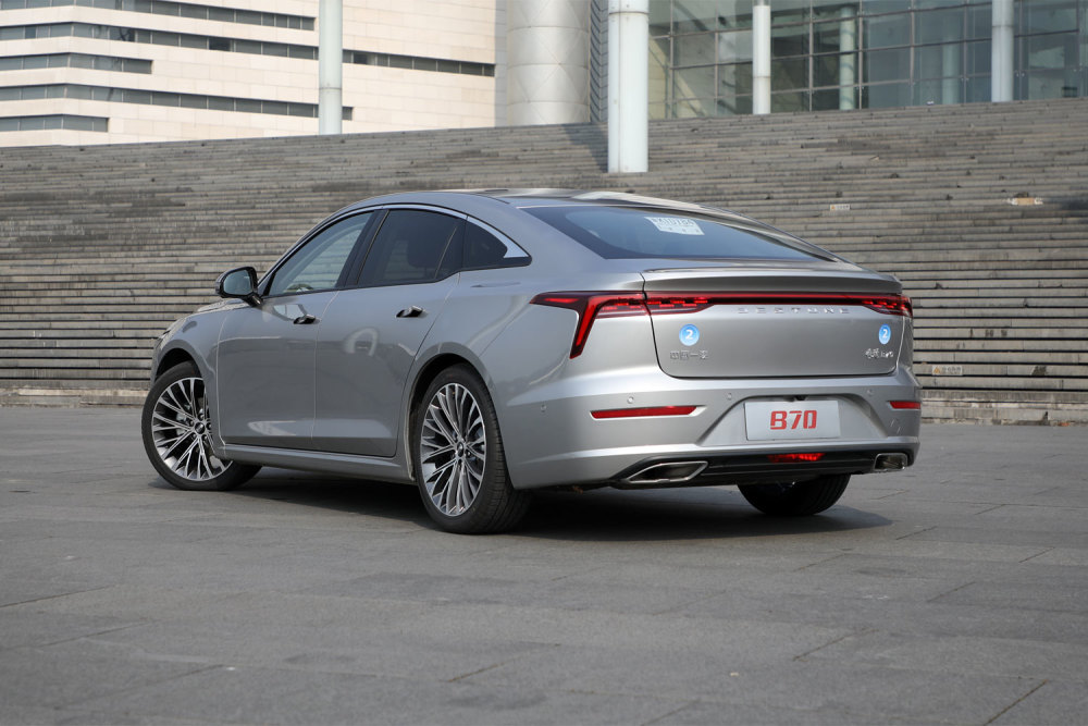 第三代全新奔腾b70初心依旧越级进取