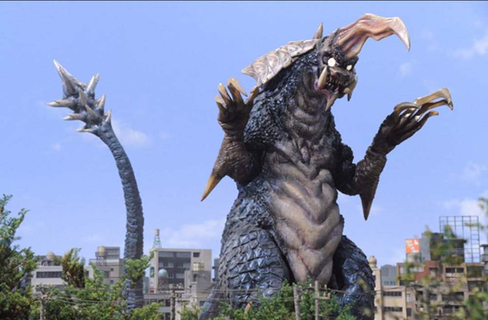 在这次的剧照里我们看到了熟悉的怪兽登场了,名为凯鲁比姆.