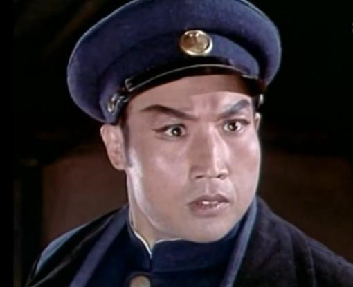 当然,大多数暗号是需要双方对话的,比如《红灯记》里,地下党知道李玉