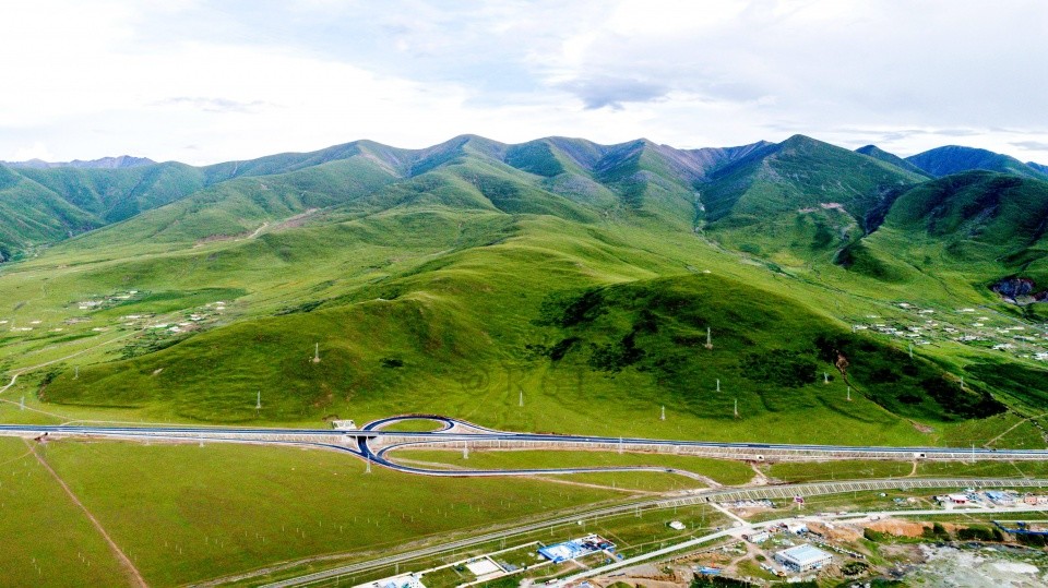 进藏新通道:g6京藏高速格拉段紧张施工,全线通车后一日千里_腾讯新闻