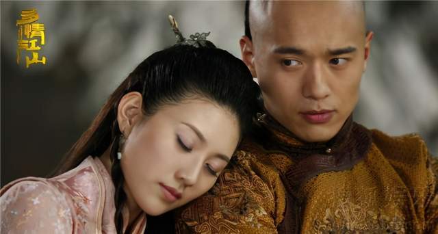 《康熙王朝》版董鄂妃张雪迎《美人无泪》版翁虹《康熙情锁金殿》版