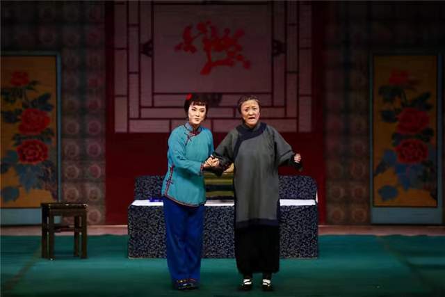 剧照建国后,评剧《杨三姐告状》重拍,而且也陆续播出了几版电视剧.