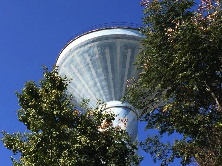 保留水塔,也保留了湿地博物馆周边景观的原来的"锦上添花"以及完美再