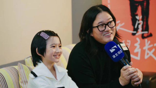 由杜斌编剧,执导,杜奕衡,朱梓玥主演的感人电影《天