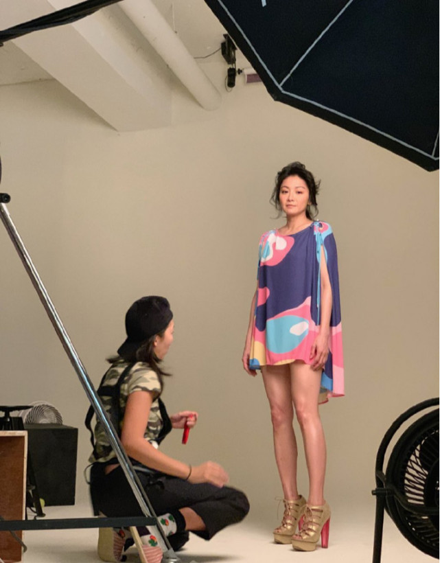 四十多岁的江祖平虽然单身但身材保养得很好这样的女人招人爱