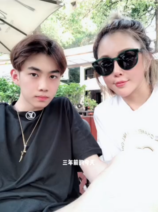 七十二家房客当中韩师奶扮演者董潼如今45岁仍然风韵迷人