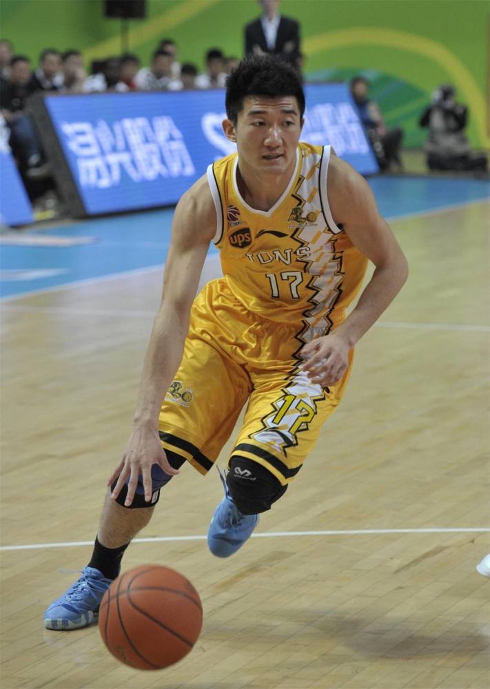 本赛季球迷心中的mvp目前联盟得分王孙铭徽