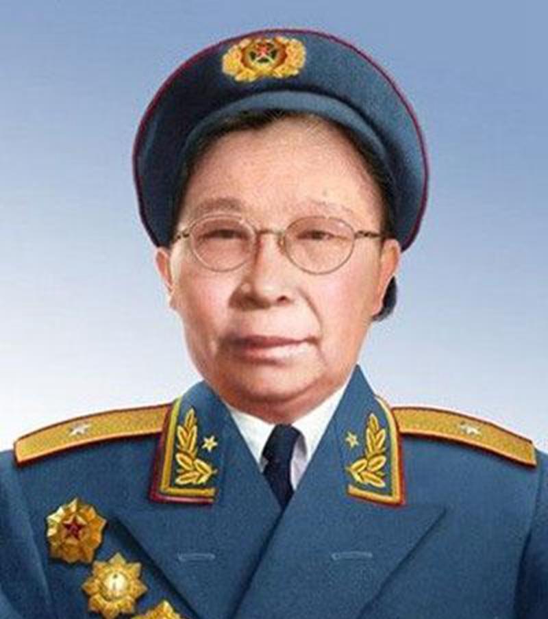 開國少將李貞1955年成為新中國第一位女將軍晚年結局如何