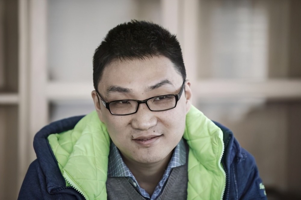 一夜爆涨1000亿:拼多多黄峥靠什么登顶上海首富?_腾讯新闻