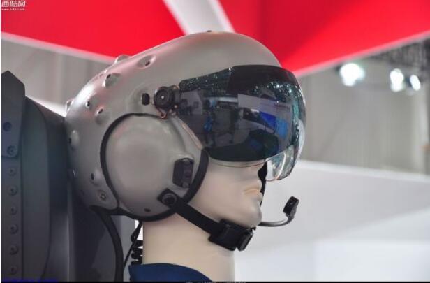 歼16配备歼20同款头盔战力得到进一步提升用眼神就能干掉对手