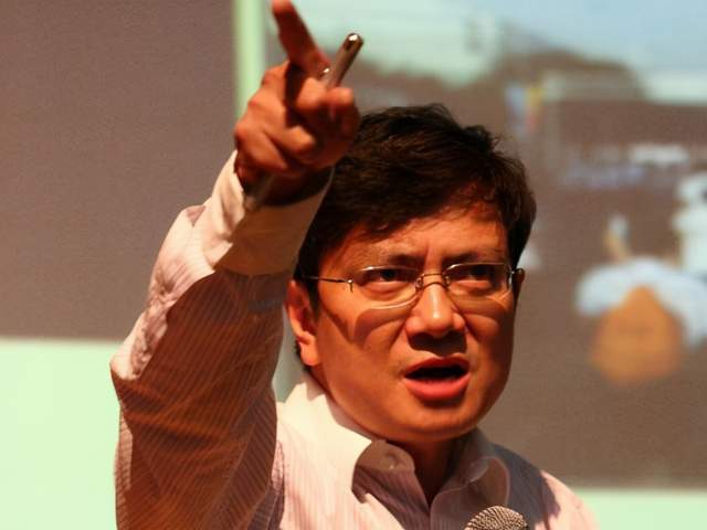 浙大教授郑强空姐有必要招研究生吗培养优秀人才去天上倒水