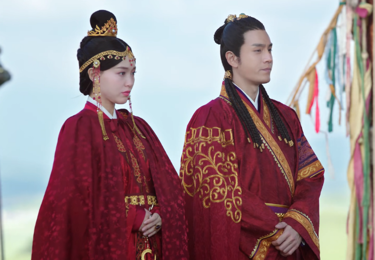 燕云台:萧燕燕真狠!自己为耶律贤生子,却挑拨韩德让夫妻关系