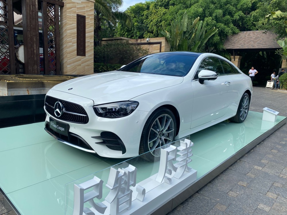 来自基因里的优雅 奔驰e级轿跑/敞篷轿跑车上市售52.48万元起