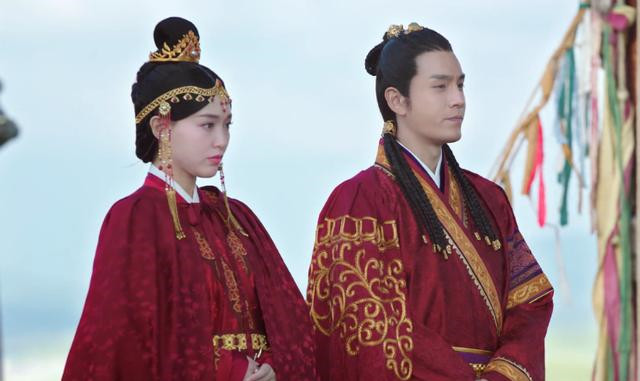 燕云台韩德让李思成婚萧燕燕不开心送的贺礼有深意