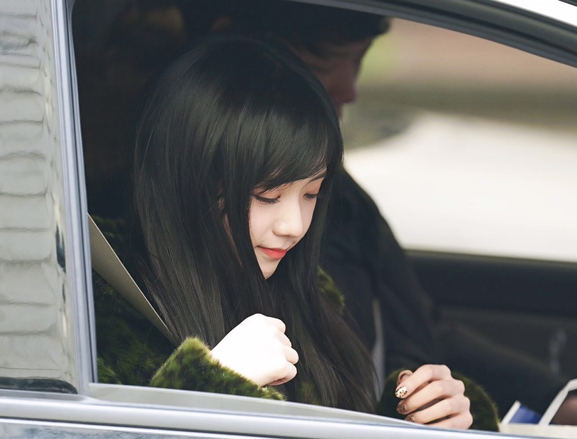 "jisoo,车窗女神 太可以了!"_腾讯新闻