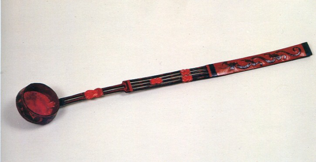 从现今考古发现来看也确实是最早出现的,无论是跨湖桥的黑漆弓,还是