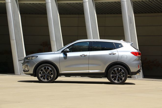 2021款vv6在延续wey家族整体设计语言的同时,在外观