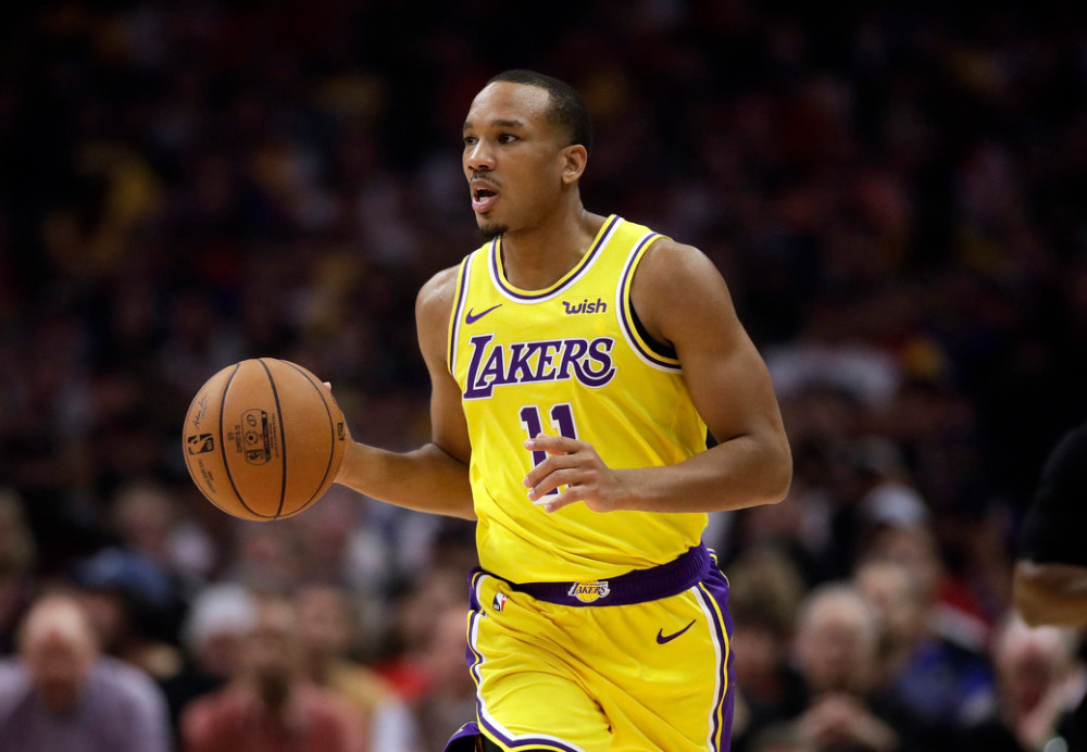 2选1湖人交易筹码出炉试训19岁天才后卫布拉德利正在做决定