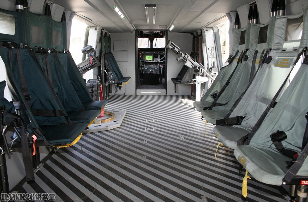 图说:德军nh90直升机舱门机枪实弹射击 这个武器系统并不简单_腾讯新