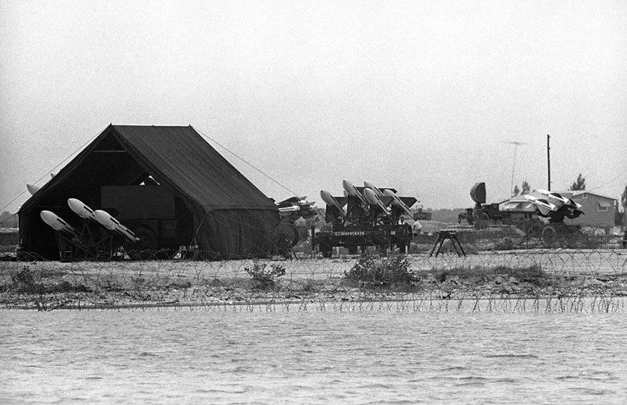 在这里我们需要说一下,为了封锁古巴,美国集结了二战以后最为庞大的