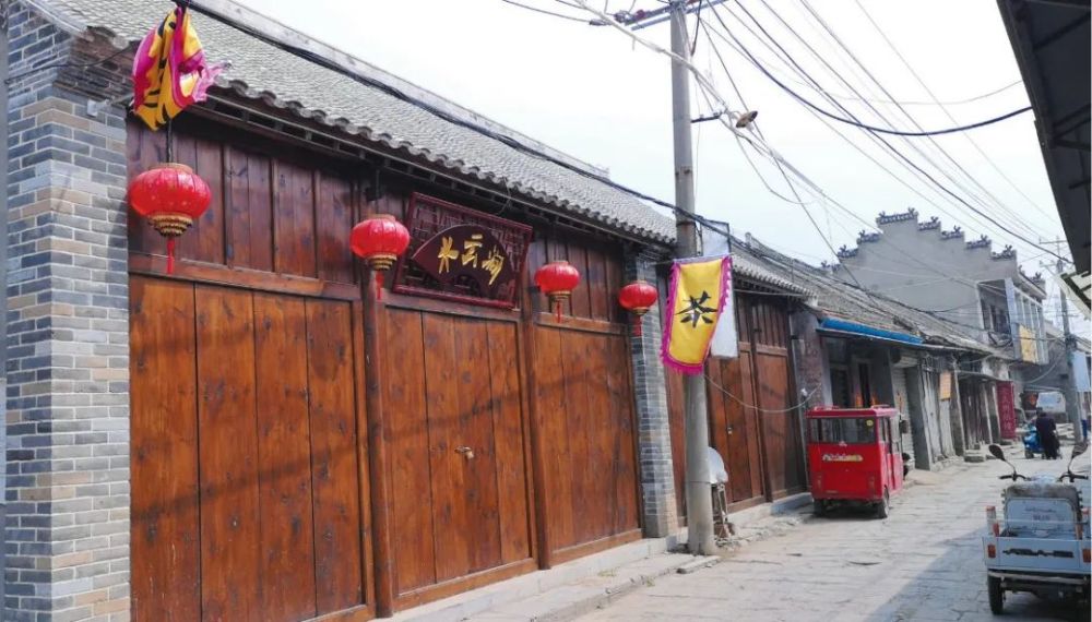 石板街沿街部分房屋已修复石板街沿街私房及部分文物修复乾隆湖连通段