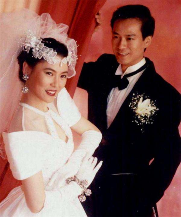 看了官晶华年轻时候的照片终于明白郑少秋为什么会抛弃沈殿霞了