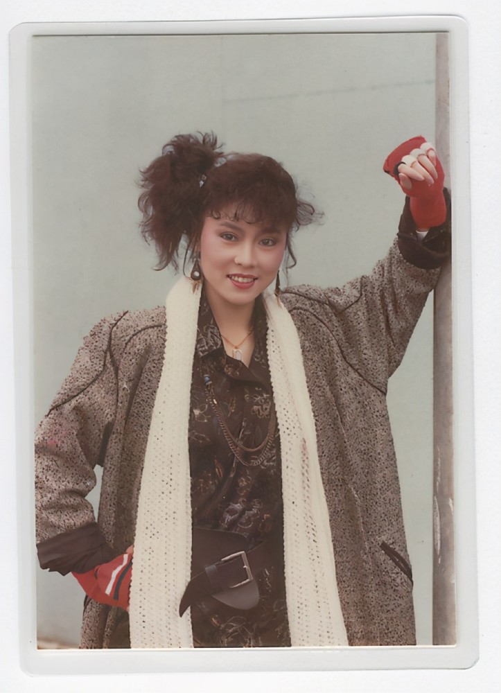 看了官晶华年轻时候的照片终于明白郑少秋为什么会抛弃沈殿霞了