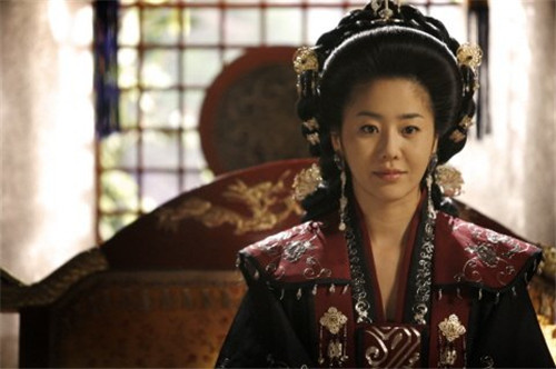 第二个,善德女王.