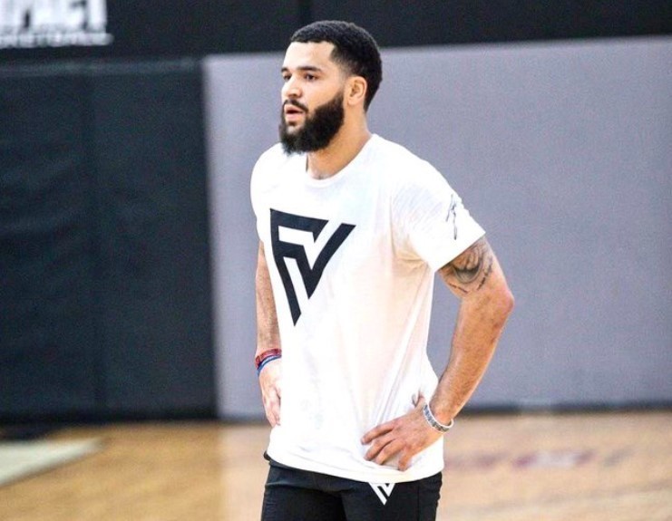 据nba记者nick depaula报道,猛龙后卫范弗利特将于李宁签下一份多年的