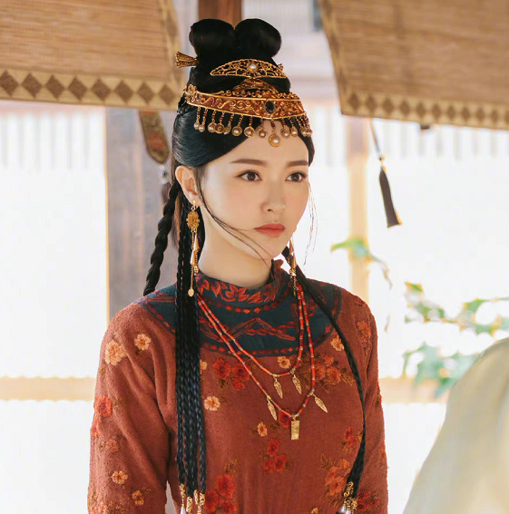 佘诗曼|黎姿林保怡为佘诗曼新剧打call，跨越16年的神仙售后，回忆杀来了