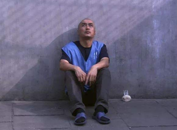 死囚在监狱的最后一夜,是如何度过的,看完你就明白了