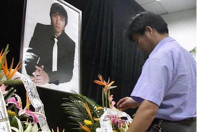 而张涛的离去,也让其父母白发人送黑发人,可谓是非常的痛苦和悲伤