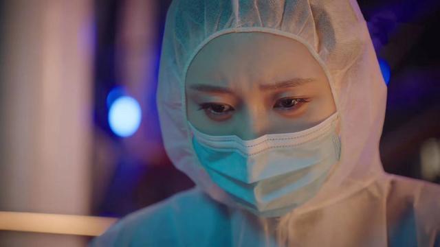 《破茧》中惊现女体盛,美女法医说:变态,邪恶,我不去